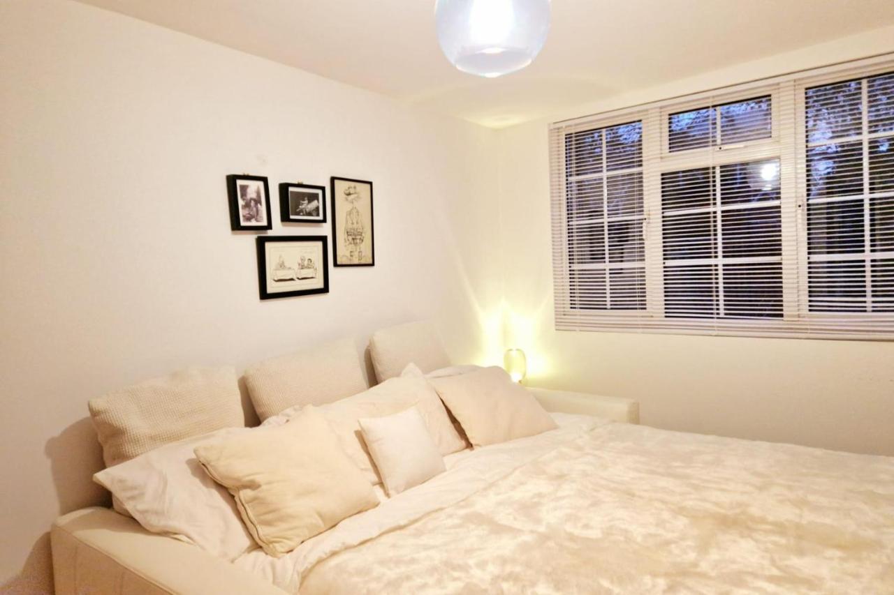 1 Bed Cottage-Museum View-Garden-Free Parking Weybridge Exterior foto